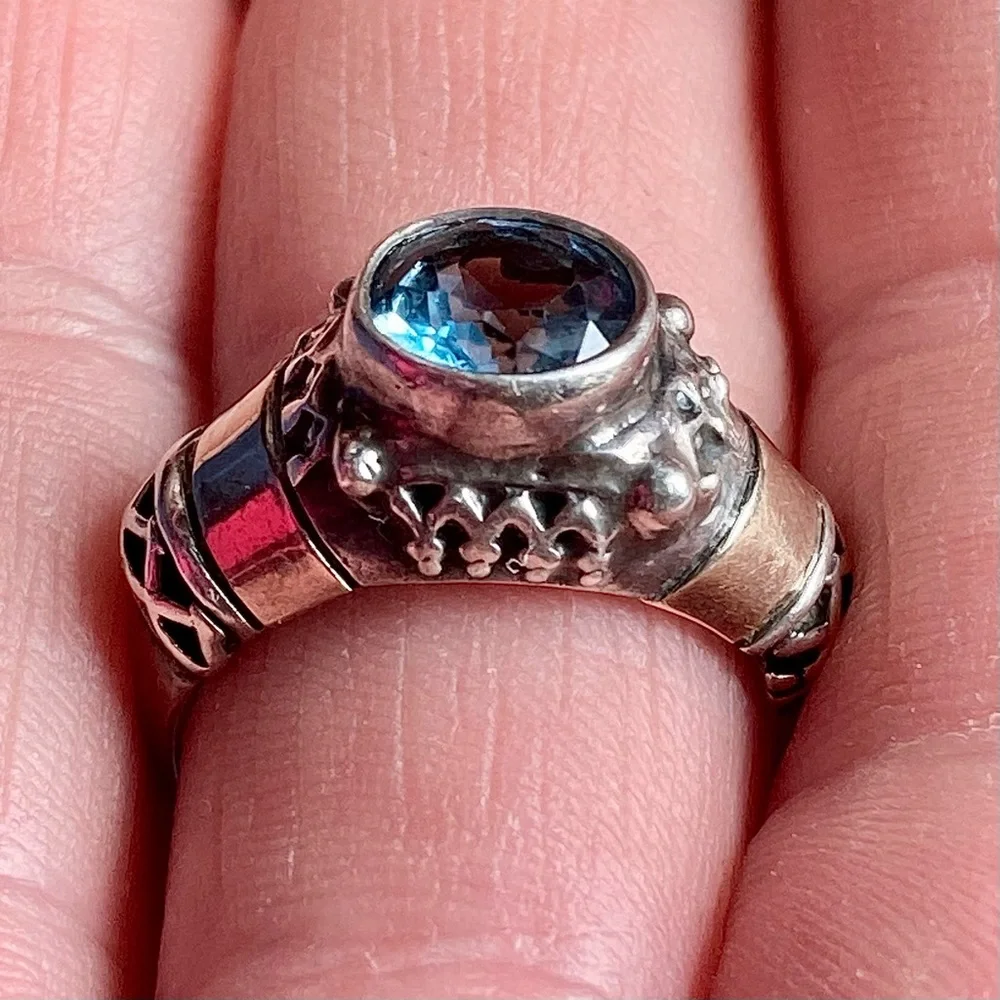 Vintage Artisan Aquamarine Sterling Ring with Gold bands - Picture 5 of 8